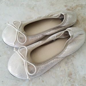 Harper Canyon gold ballet flats